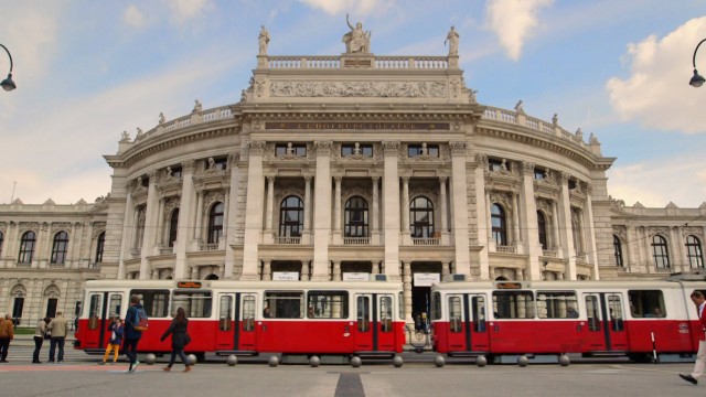 Great Continental Railway Journeys S4 Ep2 Vienna To Trieste Sbs Tv Radio Guide