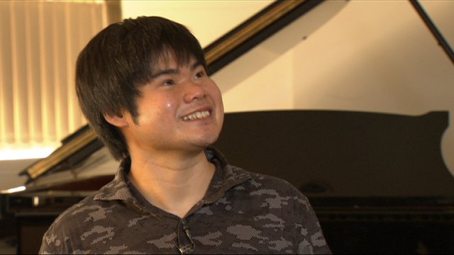Blind pianist welcomed back to Australia | SBS TV & Radio Guide