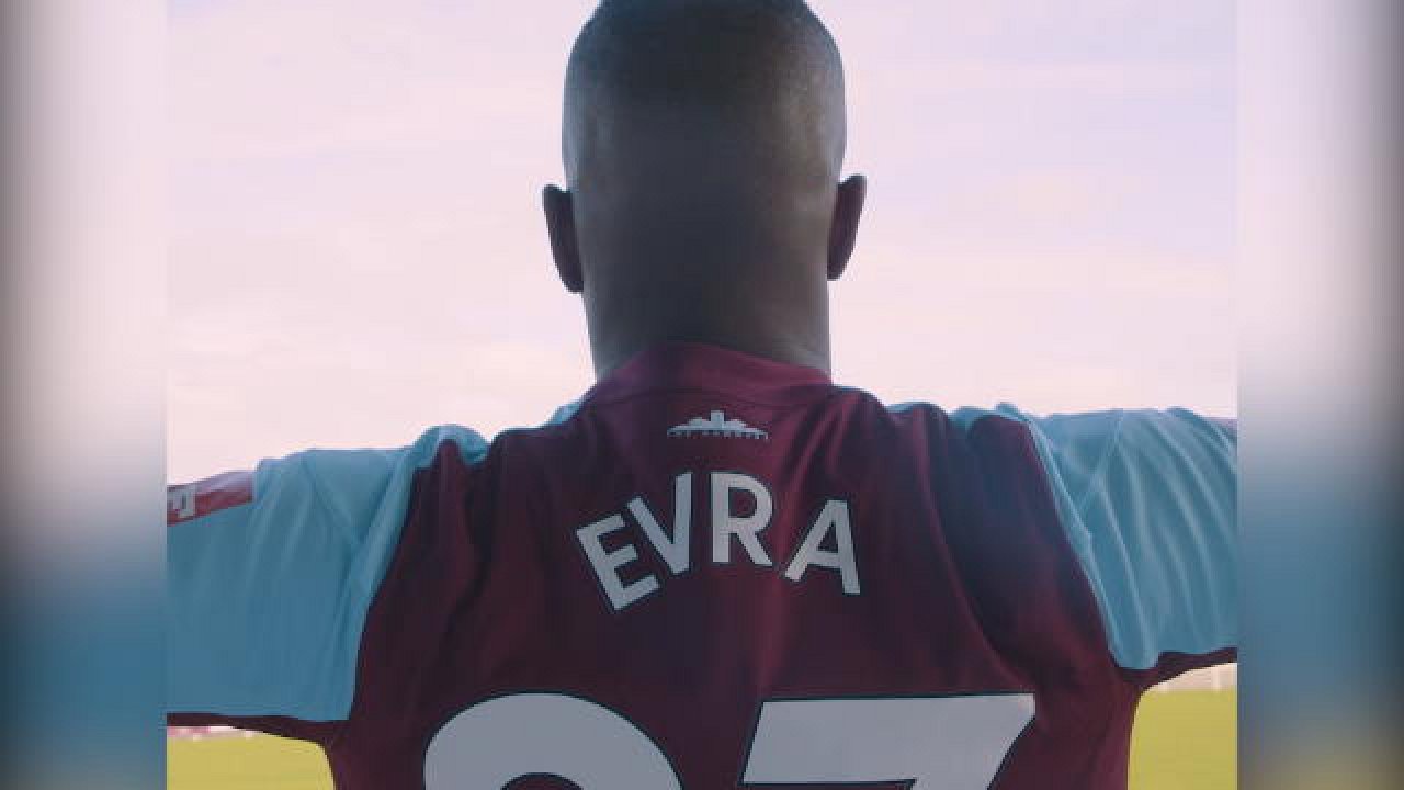 I M Forever Blowing Bubbles Evra Completes West Ham Move Sbs On Demand