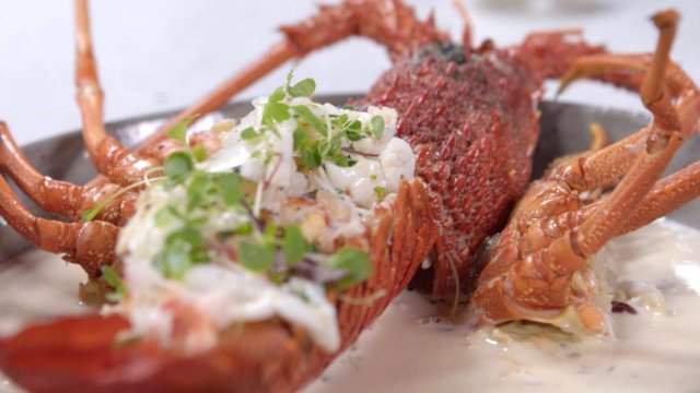 Roast crayfish : SBS Food
