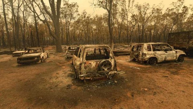 At least 11 homes destroyed as crews battle NSW fires | SBS TV & Radio ...