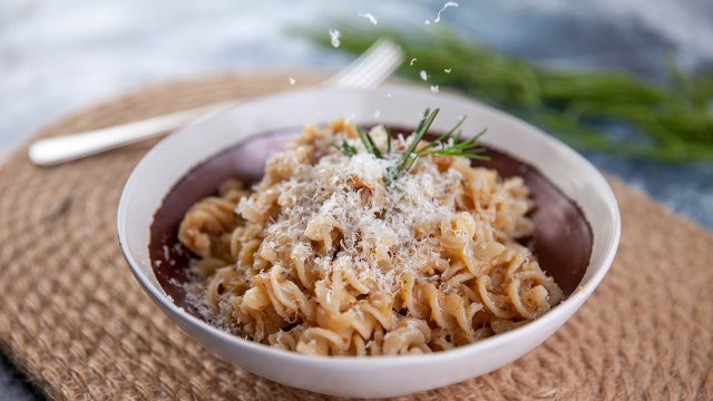 Gluten-free spiral pasta with walnut and rosemary pesto | SBS TV ...