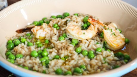 Risotto with spring peas and prawns - Cook like an Italian with Silvia ...