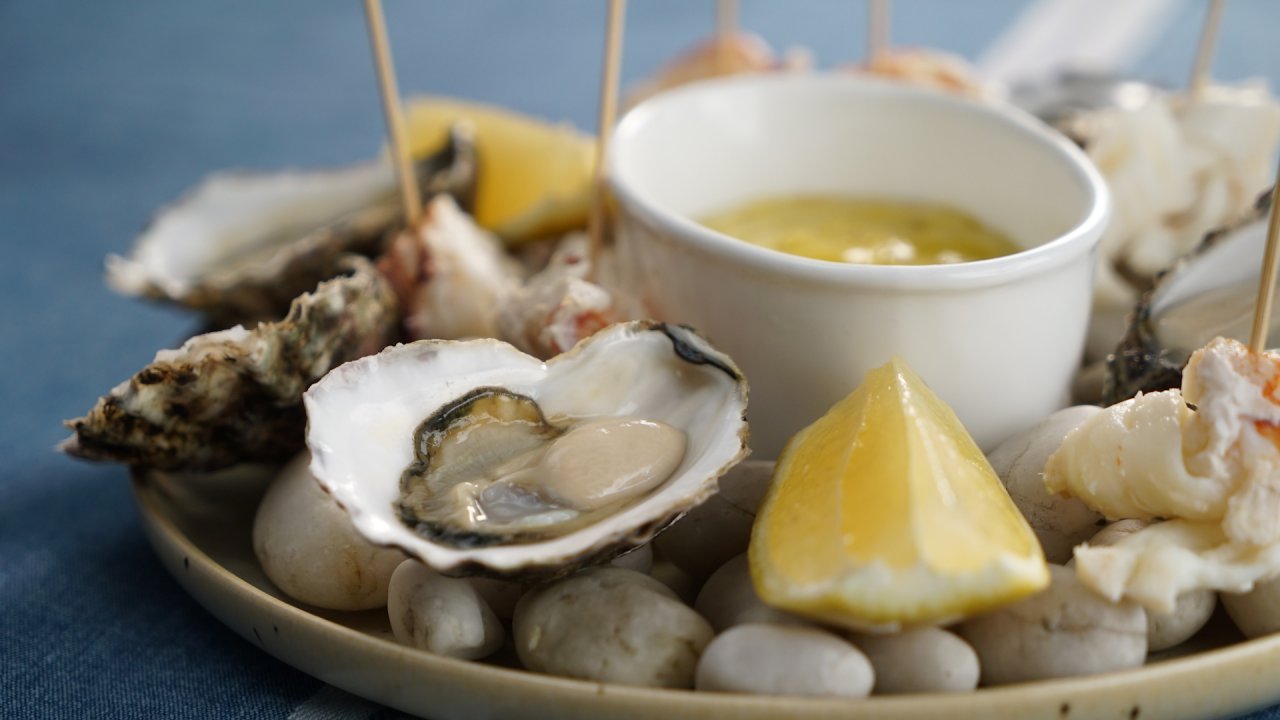 Sydney Rock oysters with Mignonette dressing | SBS On Demand