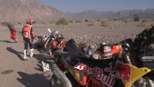 Toby Price crashes out of Dakar 2021