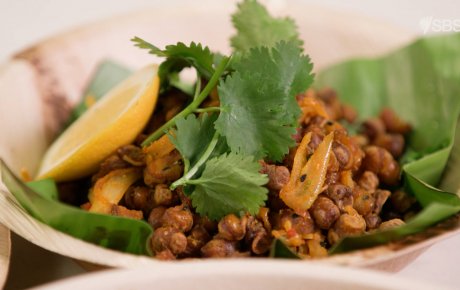 Boot bhaja (stir-fried Bengal gram)