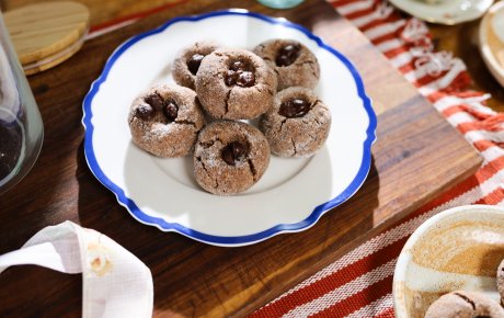 Coffee, cocoa and hazelnut amaretti (Amaretti con caffè, cacao e nocciole)