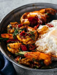 Prawns with chilli and basil