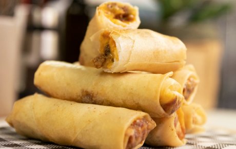 Cheeseburger spring rolls